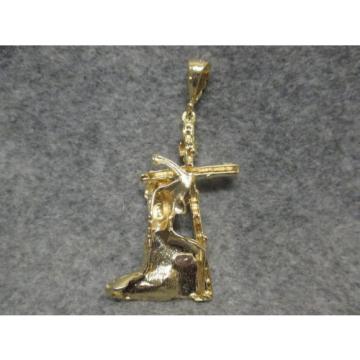 Religious   Christian Pendant Jesus Bearing A Cross Gold Finish Large 3 1/2&#034; Tall