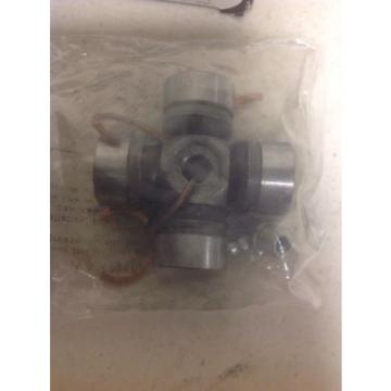 Genuine   John Deere OEM Cross And Bearing Assembly #AM37184