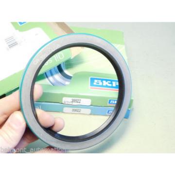BRAND NEW - LOT OF 3x PIECES - SKF 39922 Oil Seals