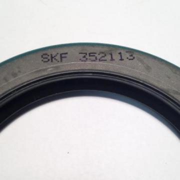 CC7 NEW SKF 352113 Oil Seal