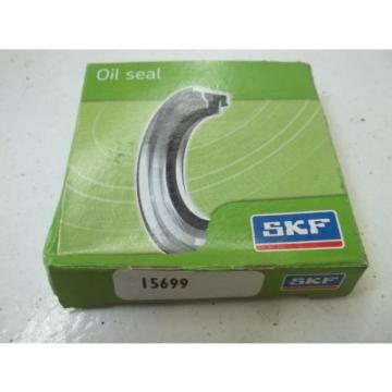LOT OF 6 SKF 15699 OIL SEAL *NEW IN BOX*